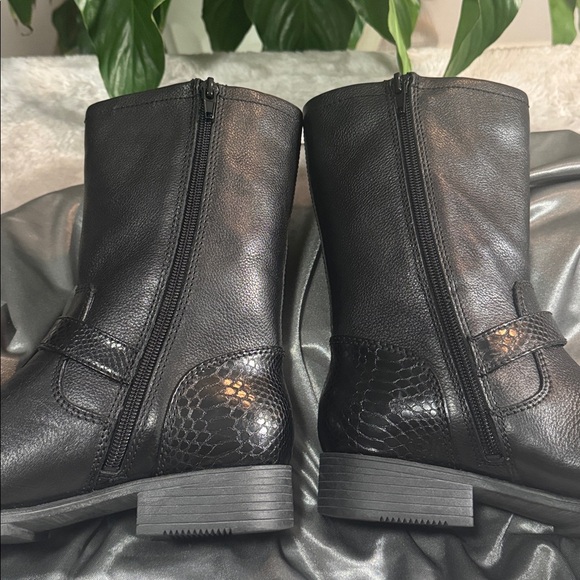 Naturalizer Black Leather Mid-Calf Side Zip Moto Boots - Women's Size 7M - Picture 8 of 15